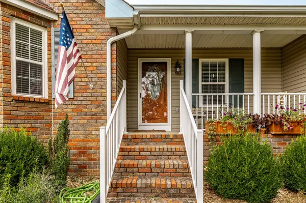 294 Brattontown Cir, Lafayette, TN 37083