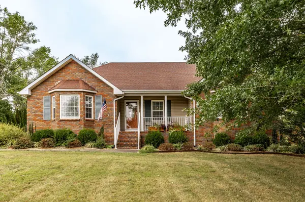 294 Brattontown Cir, Lafayette, TN 37083