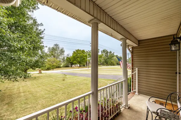 294 Brattontown Cir, Lafayette, TN 37083