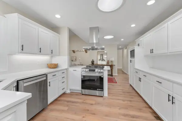 1325 N Covington Cir, Wichita, KS 67212