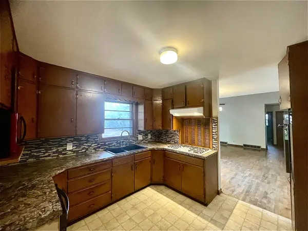 6 Roberts Ct, Winfield, KS 67156