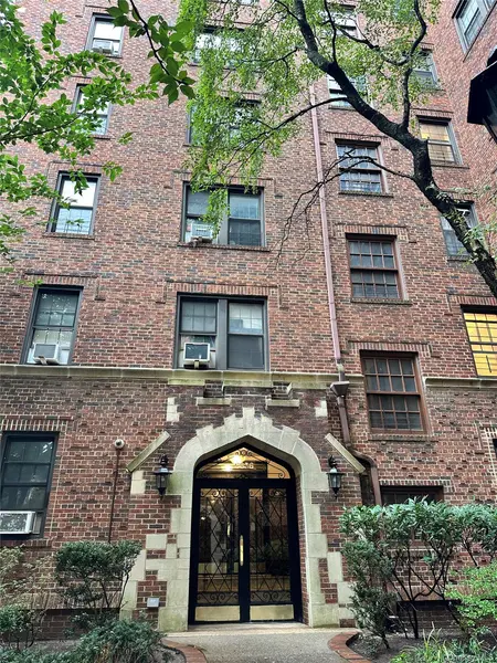 68-36 Burns #D3, Forest Hills, NY 11375