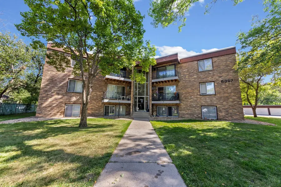 6007 W Broadway AVE #303, New Hope, MN 55428