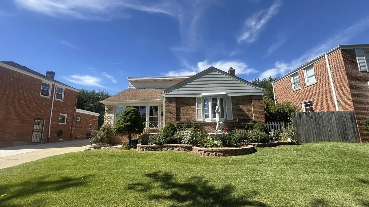 1934 Norfolk AVE, Westchester, IL 60154
