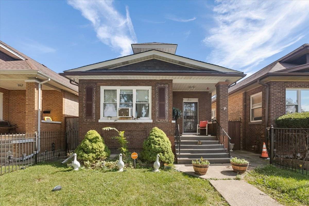 1533 N Waller AVE, Chicago, IL 60651