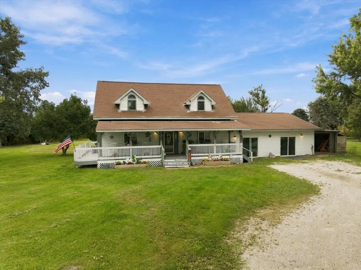 2898 County Road 1400 N, El Paso, IL 61738