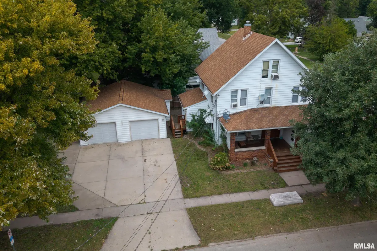 230 E PIERCE ST, Macomb, IL 61455