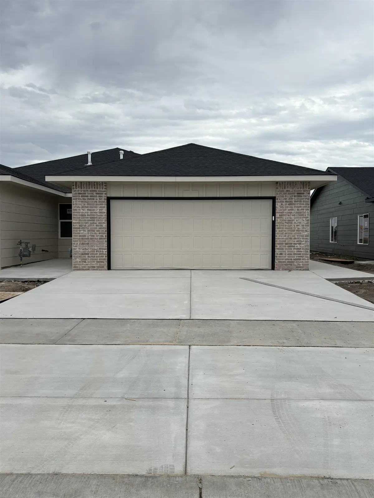 2916 S Denene St, Wichita, KS 67215