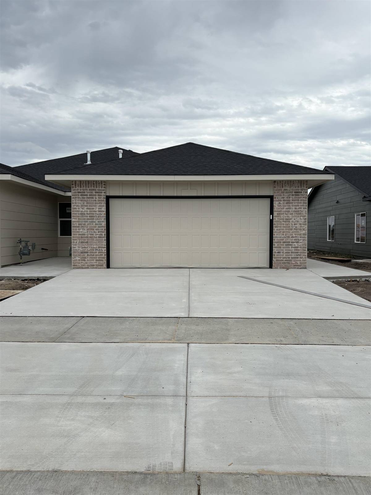 2916 S Denene St, Wichita, KS 67215