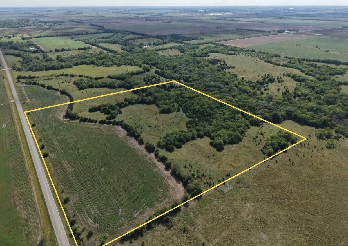 00000 27th Avenue, Canton, KS 67428