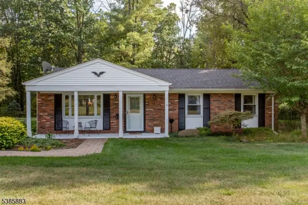 5 Deer Path, Holland Twp., NJ 08848