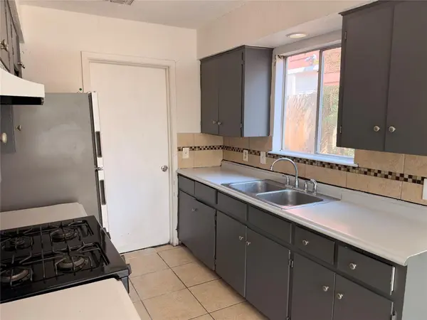 5213 Village PATH, Austin, TX 78744