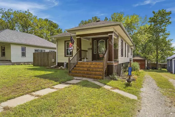 1306 Lincoln AVE, Clay Center, KS 67432