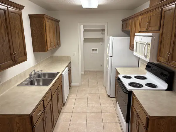 268 Brae Burn CIR, Meadowlakes, TX 78654