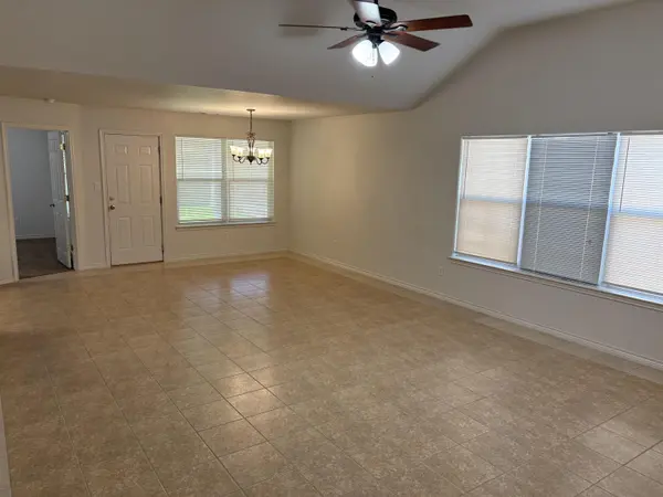 268 Brae Burn CIR, Meadowlakes, TX 78654