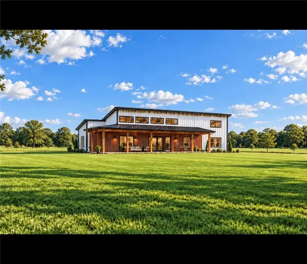 9837 NE A HWY, Cameron, MO 64429