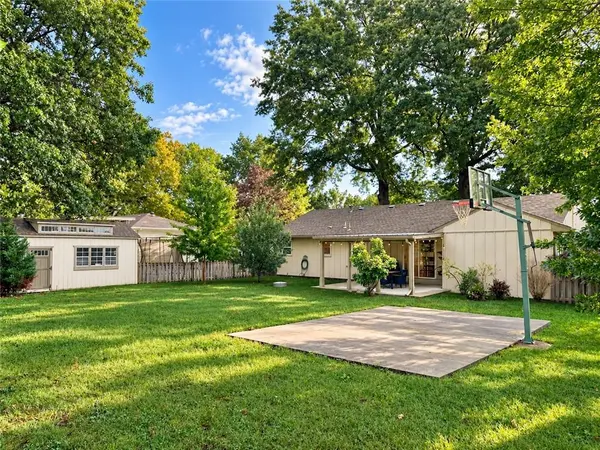 15012 Broadmoor ST, Overland Park, KS 66223
