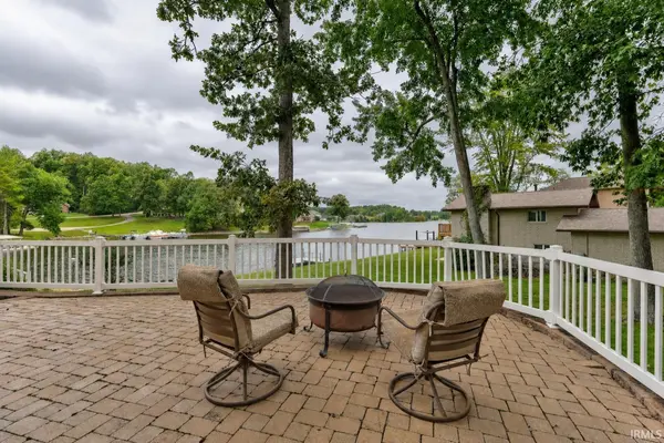 28 W Melchoir DR, Santa Claus, IN 47579-6140