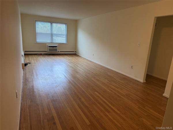 120 S Park AVE #1-D, Rockville Centre, NY 11570