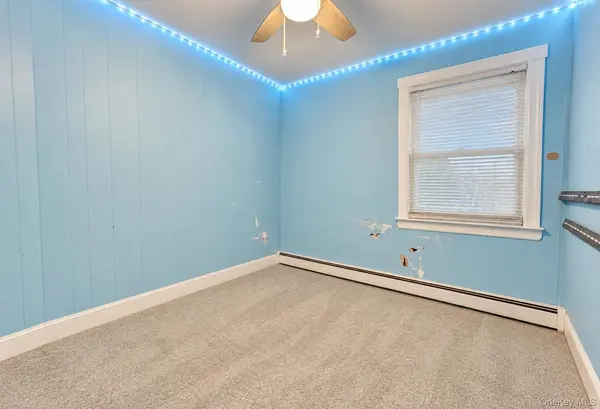 4065 Broadway, Island Park, NY 11558