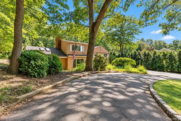 80 Alpine WAY, South Huntington, NY 11746