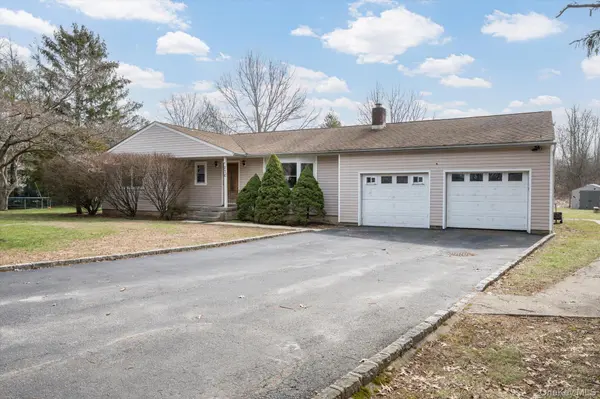 270 Old Commack RD, Kings Park, NY 11754