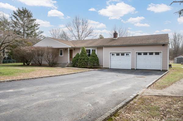 270 Old Commack RD, Kings Park, NY 11754