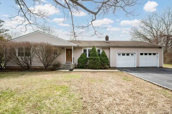 270 Old Commack RD, Kings Park, NY 11754