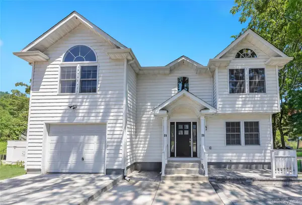 71 Penn ST, Lake Grove, NY 11755