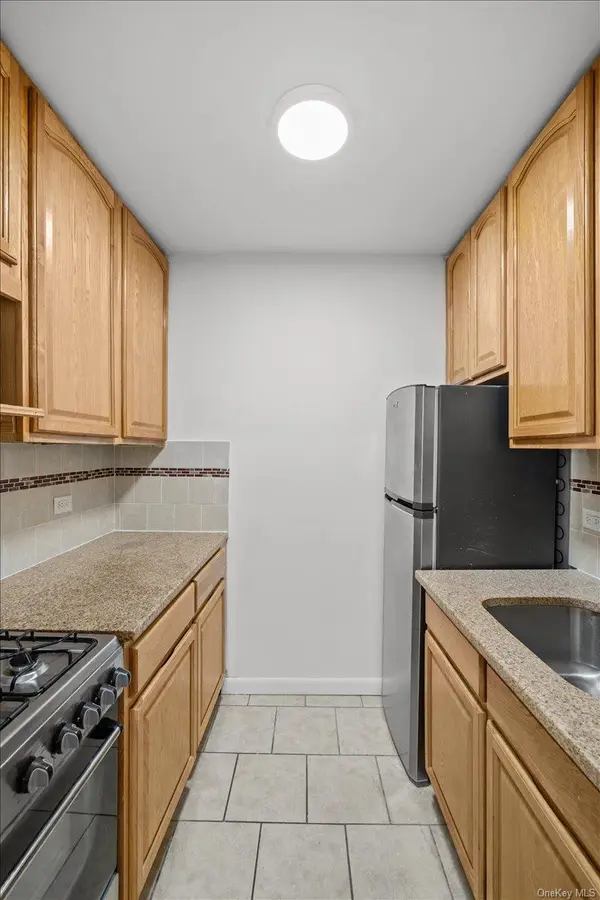 601 Kappock ST #6R, Bronx, NY 10463