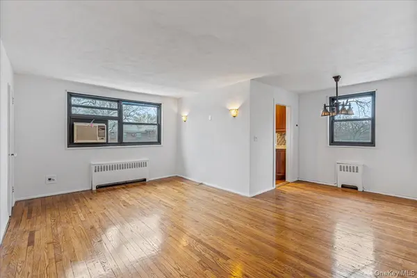 199-18 19th AVE #18, Whitestone, NY 11357