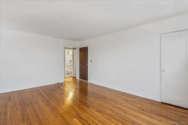 199-18 19th AVE #18, Whitestone, NY 11357