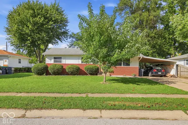 7 Crestview, Greenwood, IN 46143