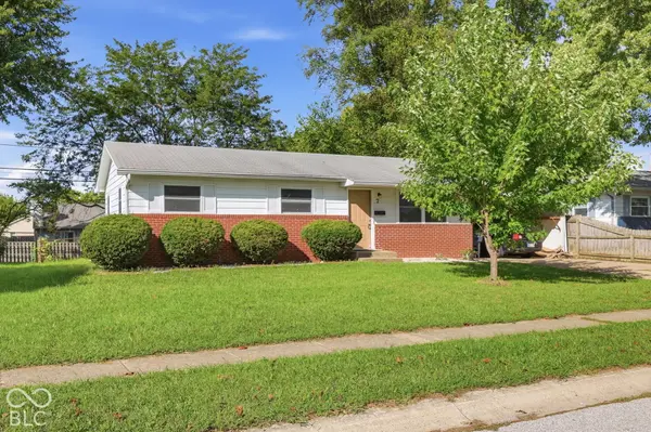 7 Crestview, Greenwood, IN 46143