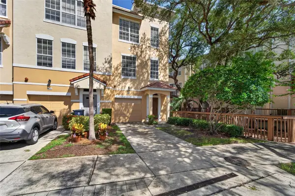 3186 BAYSHORE OAKS DR, Tampa, FL 33611
