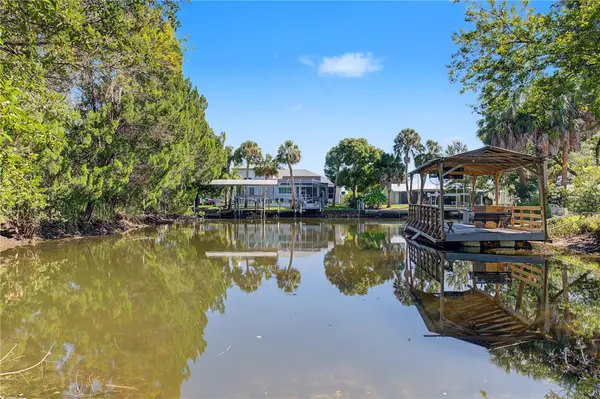 10933 W FORT ISLAND TRL, Crystal River, FL 34429