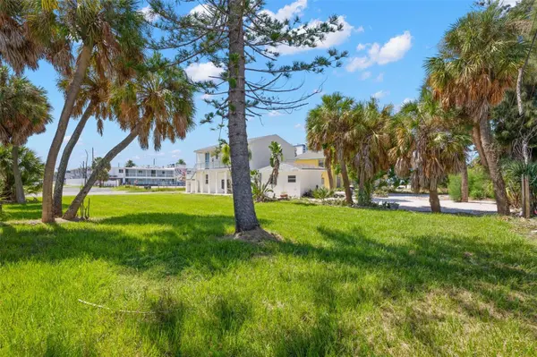 623 73RD AVE, St Pete Beach, FL 33706
