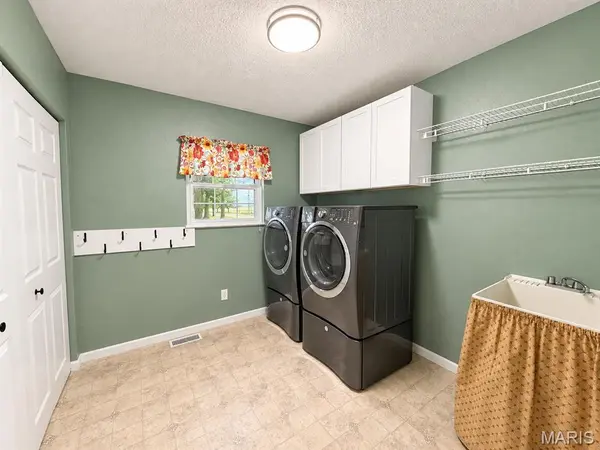 7 N 11th ST, New Baden, IL 62265