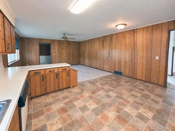 300 Christian DR, Bloomfield, MO 63825