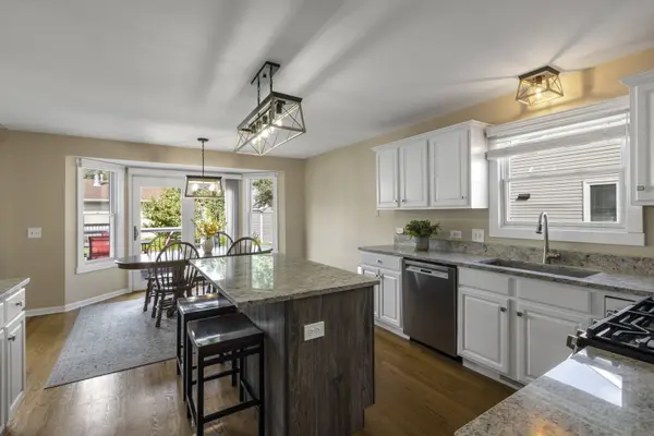 531 Valerian LN, Woodstock, IL 60098