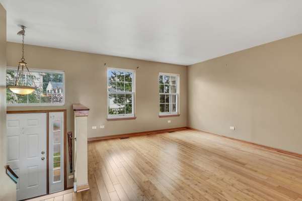 2595 N Augusta DR, Wadsworth, IL 60083