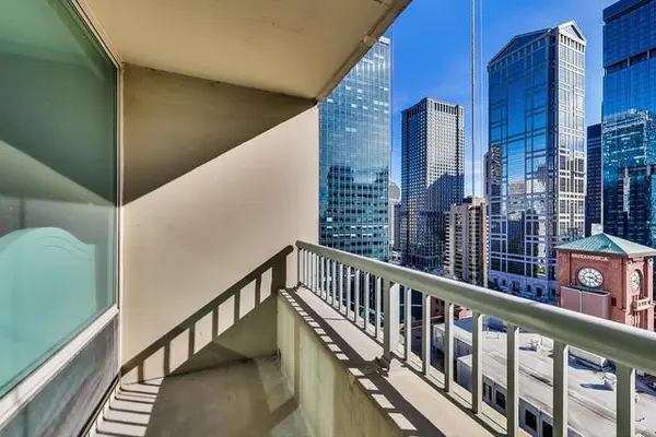345 N La Salle DR #2207, Chicago, IL 60654