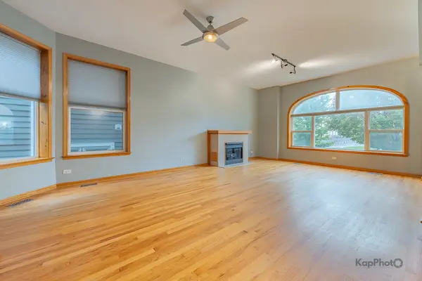 6126 S University AVE #1, Chicago, IL 60637