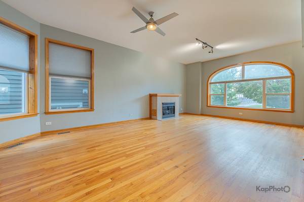 6126 S University AVE #1, Chicago, IL 60637