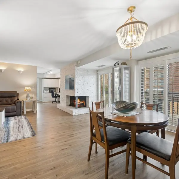 3851 Mission Hills RD #303, Northbrook, IL 60062