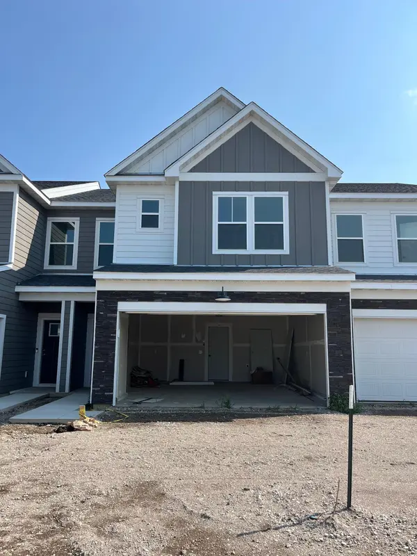 17974 Genoa DR, Lakeville, MN 55044