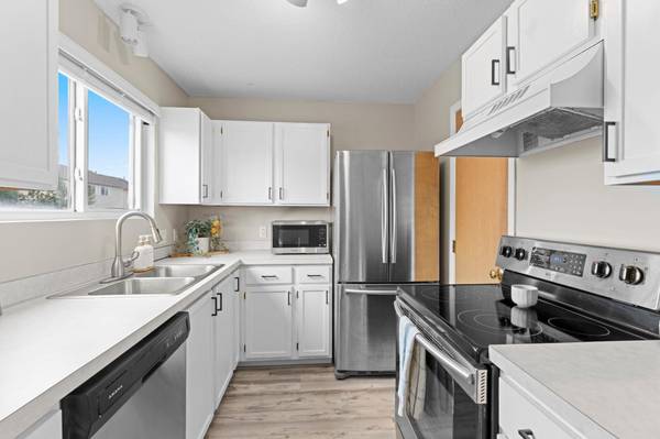 13092 Murdock TER, Eden Prairie, MN 55347
