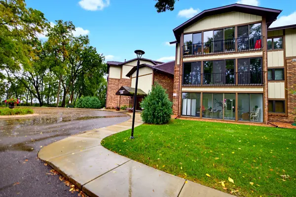 7200 Cahill RD #106, Edina, MN 55439