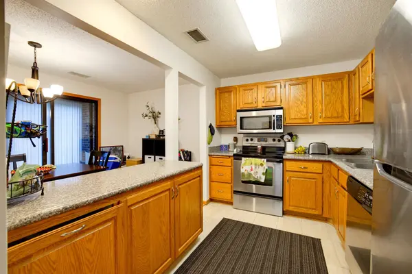 7200 Cahill RD #106, Edina, MN 55439