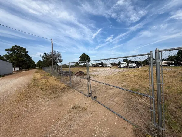 12296 Pineview CIR, Kingston, OK 73439